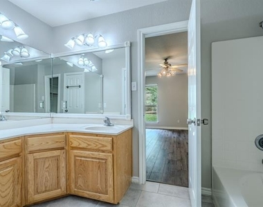 605 N Avenue D - Photo Thumbnail 11