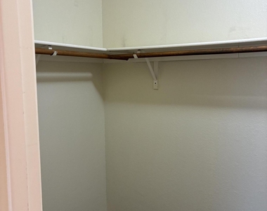 1074 N Saguaro Street - Photo Thumbnail 11