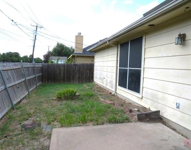 6034 Maple Leaf Drive - Photo Thumbnail 10