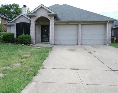 6034 Maple Leaf Drive - Photo Thumbnail 1
