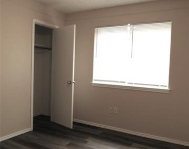 6034 Maple Leaf Drive - Photo Thumbnail 23