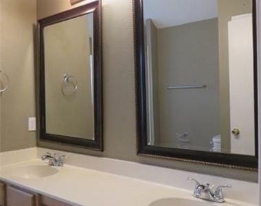 6034 Maple Leaf Drive - Photo Thumbnail 13