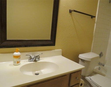 6034 Maple Leaf Drive - Photo Thumbnail 21