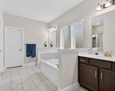 1002 Copper Smith Way - Photo Thumbnail 22