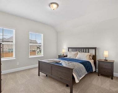 1002 Copper Smith Way - Photo Thumbnail 27