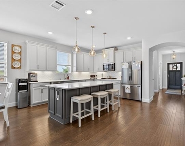1002 Copper Smith Way - Photo Thumbnail 9