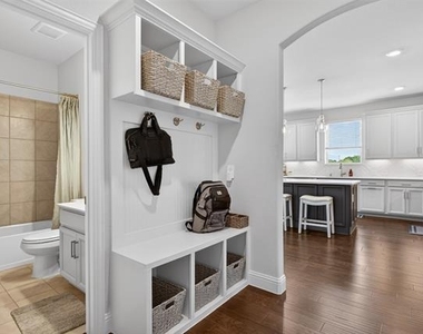 1002 Copper Smith Way - Photo Thumbnail 18
