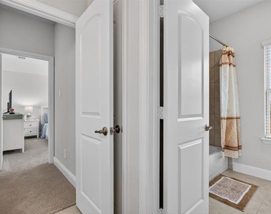 1002 Copper Smith Way - Photo Thumbnail 31
