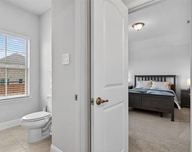 1002 Copper Smith Way - Photo Thumbnail 30