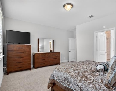 1002 Copper Smith Way - Photo Thumbnail 21