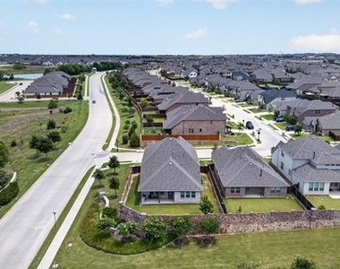 1002 Copper Smith Way - Photo Thumbnail 5