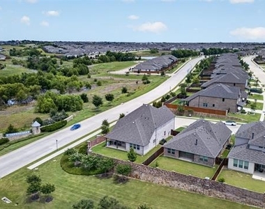 1002 Copper Smith Way - Photo Thumbnail 6