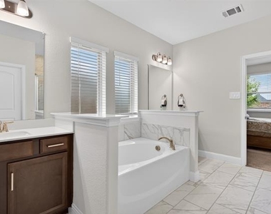 1002 Copper Smith Way - Photo Thumbnail 24