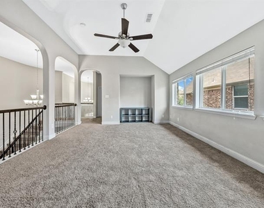 1121 Ranch Gate Lane - Photo Thumbnail 11