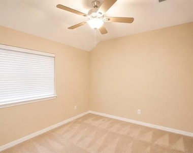 9829 Lightcatcher Drive - Photo Thumbnail 19