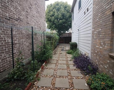 9829 Lightcatcher Drive - Photo Thumbnail 27