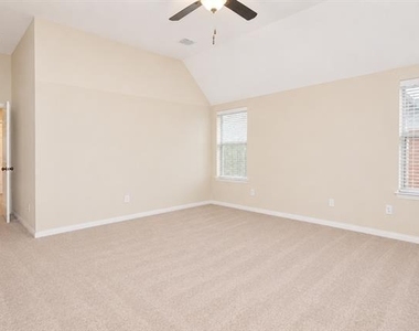 9829 Lightcatcher Drive - Photo Thumbnail 10