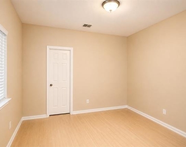 9829 Lightcatcher Drive - Photo Thumbnail 17