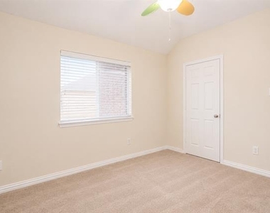 9829 Lightcatcher Drive - Photo Thumbnail 21