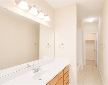 9829 Lightcatcher Drive - Photo Thumbnail 22