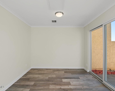 1886 E Don Carlos Avenue - Photo Thumbnail 18