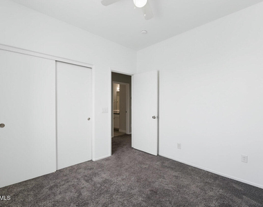 1886 E Don Carlos Avenue - Photo Thumbnail 31