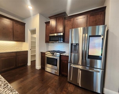 1024 Timber Ridge Drive - Photo Thumbnail 3