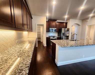 1024 Timber Ridge Drive - Photo Thumbnail 2