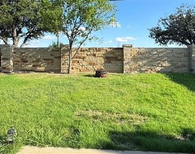 1557 Chivalry Lane - Photo Thumbnail 11