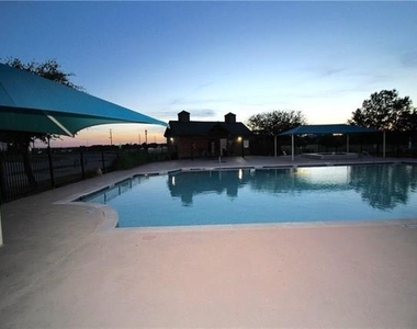 1557 Chivalry Lane - Photo Thumbnail 15