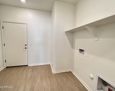 1750 W Inca Drive - Photo Thumbnail 7