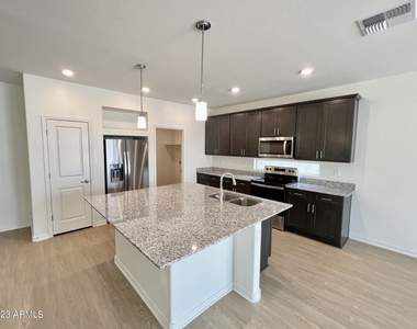 1750 W Inca Drive - Photo Thumbnail 6