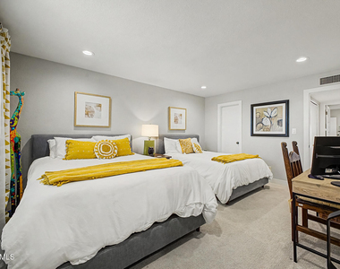 7243 E Montebello Avenue - Photo Thumbnail 16