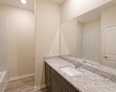 1706 Sandalwood Way - Photo Thumbnail 15
