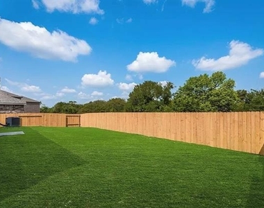 1706 Sandalwood Way - Photo Thumbnail 16