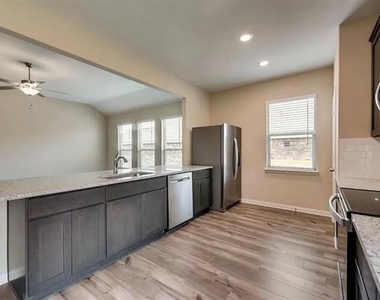 1706 Sandalwood Way - Photo Thumbnail 7