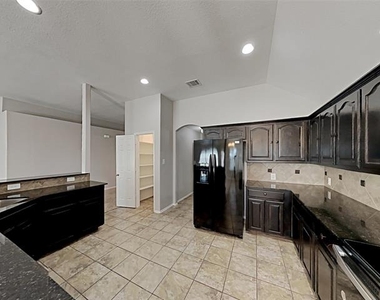 632 Hutchins Drive - Photo Thumbnail 1