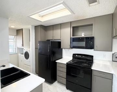 606 Bellaire Drive - Photo Thumbnail 5