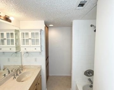 606 Bellaire Drive - Photo Thumbnail 10