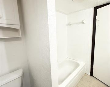 606 Bellaire Drive - Photo Thumbnail 11