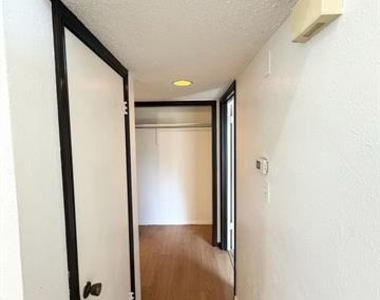 606 Bellaire Drive - Photo Thumbnail 7