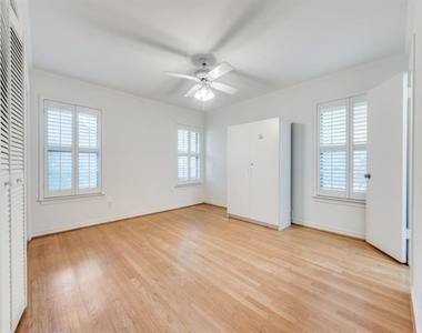 10715 Royal Springs Drive - Photo Thumbnail 4