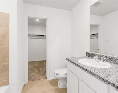 7109 Gray Wolf Lane - Photo Thumbnail 15
