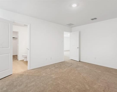 7109 Gray Wolf Lane - Photo Thumbnail 9