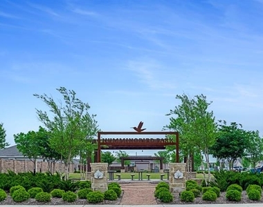 7109 Gray Wolf Lane - Photo Thumbnail 17