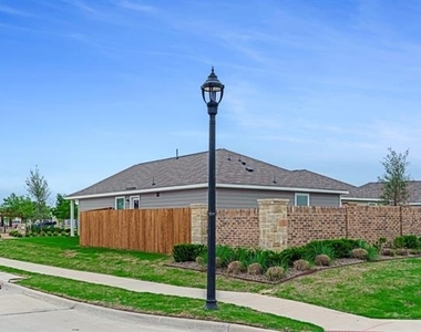 7109 Gray Wolf Lane - Photo Thumbnail 25