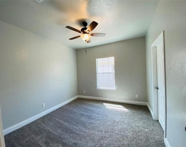 3406 Avon Drive - Photo Thumbnail 8