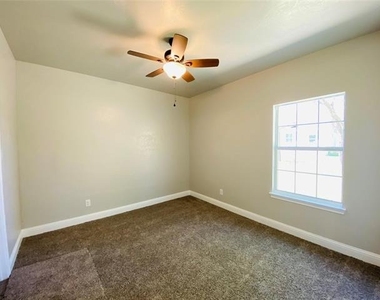 3406 Avon Drive - Photo Thumbnail 7