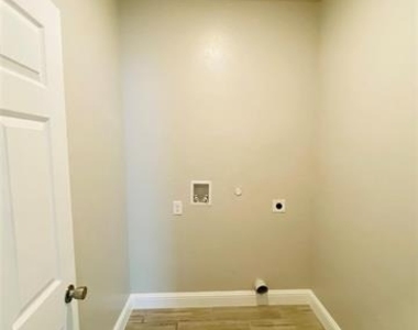 3406 Avon Drive - Photo Thumbnail 12