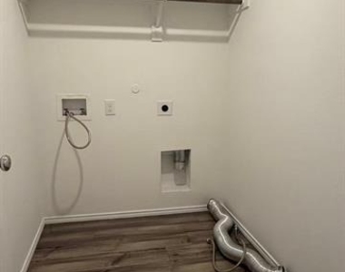 405 Lauren Brooke Drive - Photo Thumbnail 12